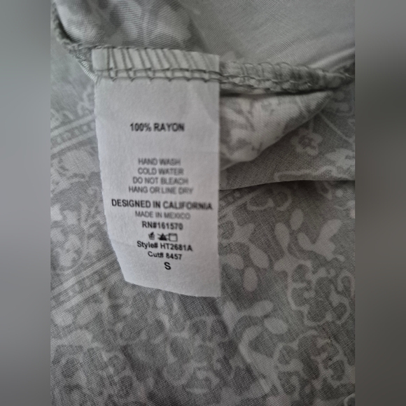 Lot of 2 Haptics by Holly Harper Long Sleeve Tops Size Small - Picture 13 of 13